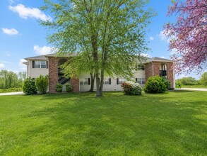 Building Photo - 2893 Crystal Lake Dr