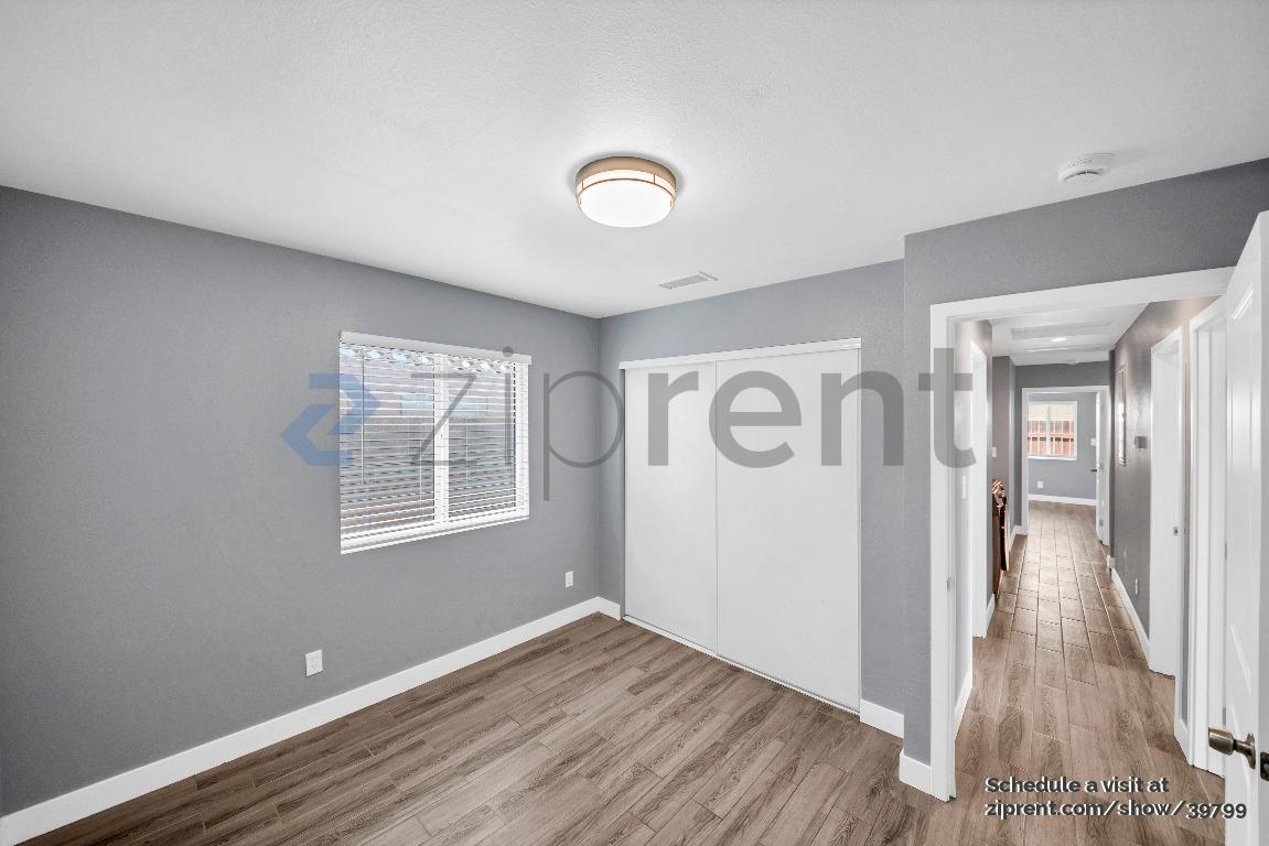 Building Photo - 9320 Ives St