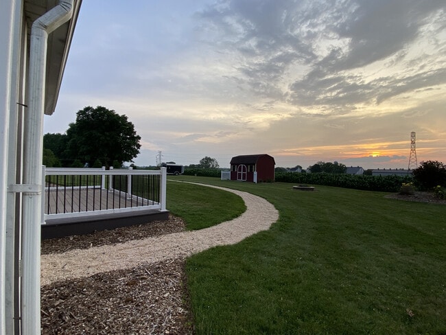 Building Photo - 2151 Thoroughbred Ln