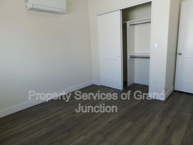 Building Photo - 525 Orchard Ave