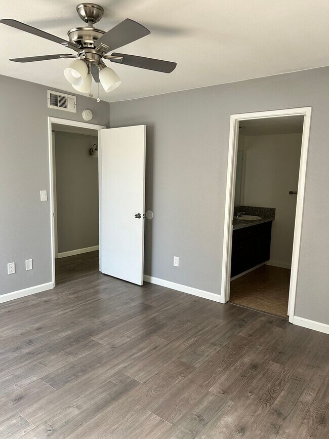 Building Photo - 816 Capehart Ct