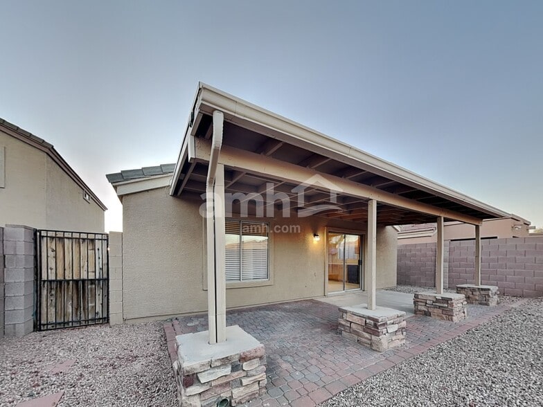 Building Photo - 137 S 110th Pl