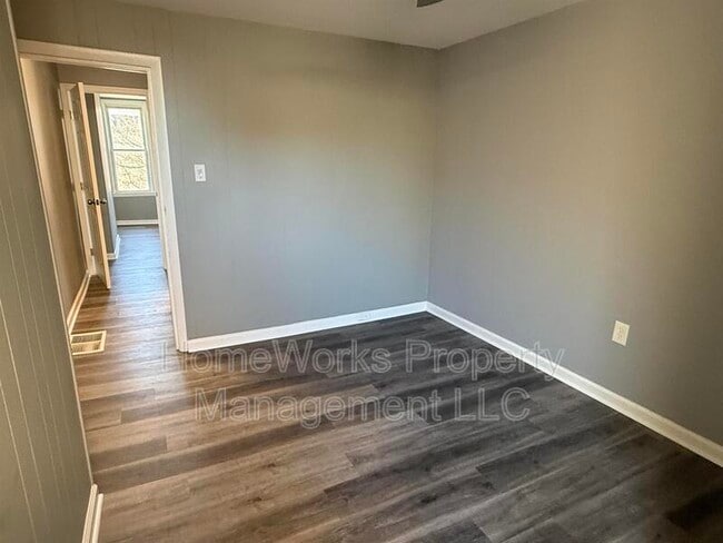 Building Photo - 1139 Hull St