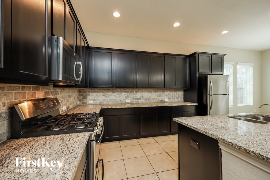 Building Photo - 535 Blocker Ranch