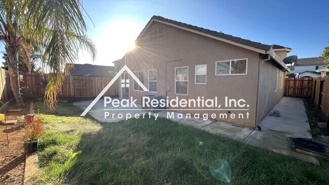 Building Photo - Wonderful Elk Grove 3bd/2ba Home with 2 Car Garage!