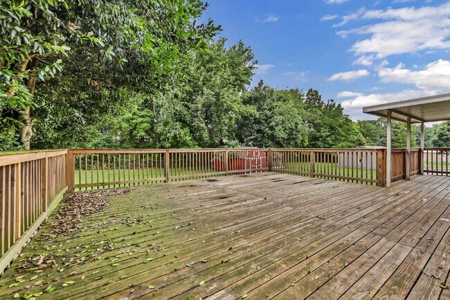 Building Photo - Wonderful 3 bed 2 bath with a modern interior