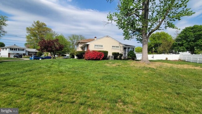Building Photo - 117 N Brookfield Rd