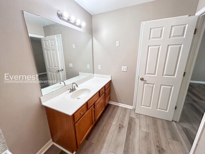 Building Photo - 1831 Willow Branch Ln