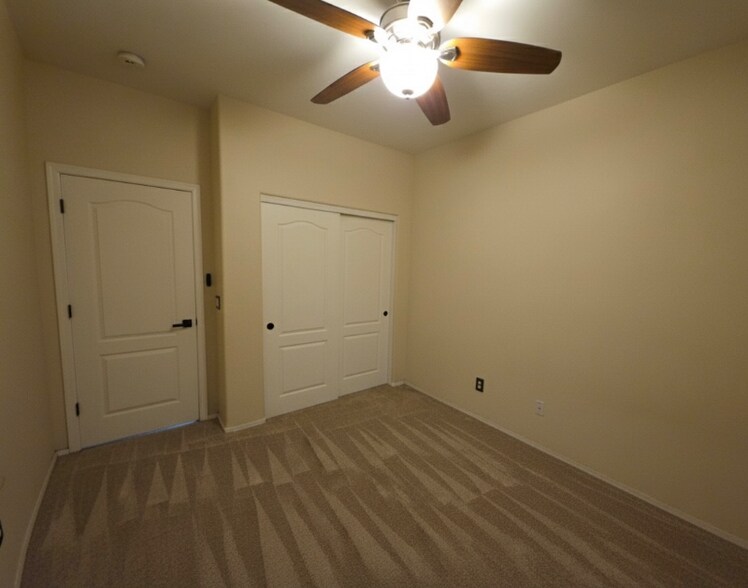 Building Photo - 17004 W Halifax Ln