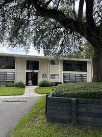 Building Photo - 6002 Laketree Ln