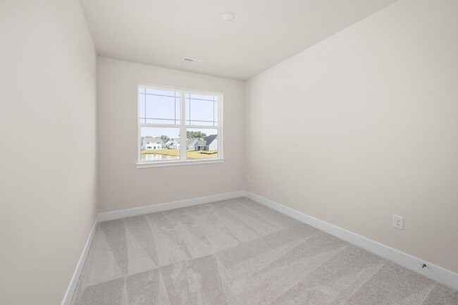 Building Photo - Beautiful new 4-bedroom, 3.5 bath property...