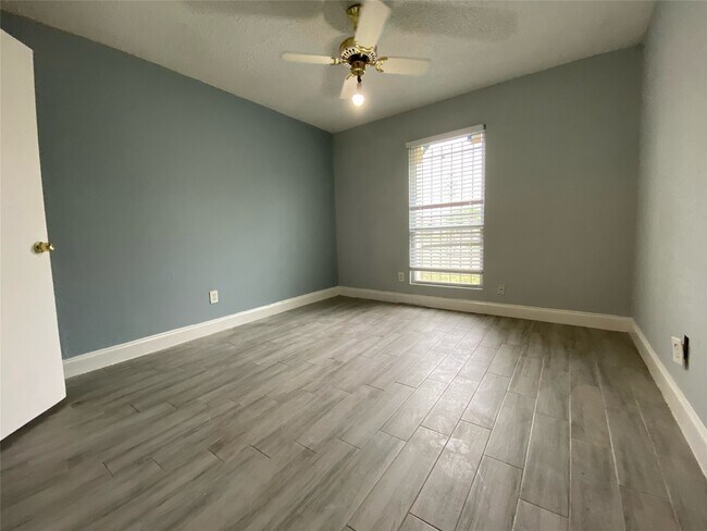 Building Photo - 6502 Briar Terrace Dr