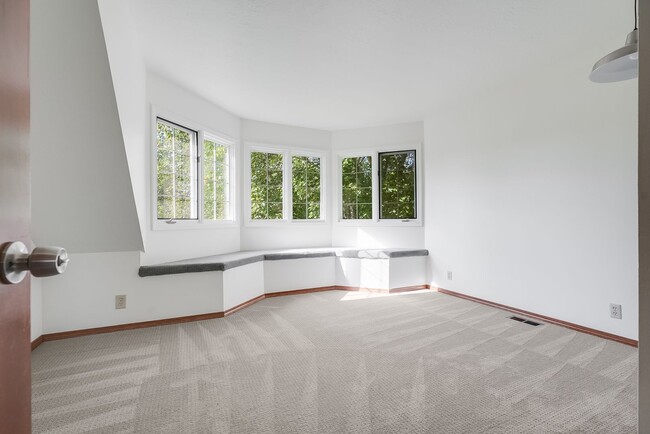 Building Photo - Beautiful 4 Bed, 3 Bath Rental Home in Cedar Mills Neighborhood!