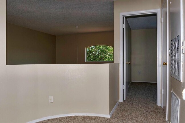 Building Photo - 860 Monopoly Ct