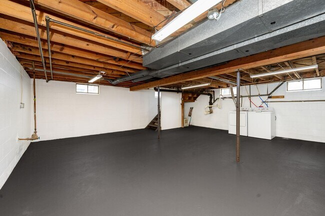 Building Photo - One Bedroom Home in Portage