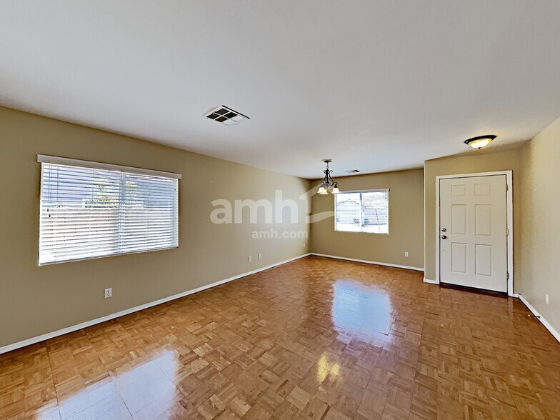 Building Photo - 22570 W Mohave St