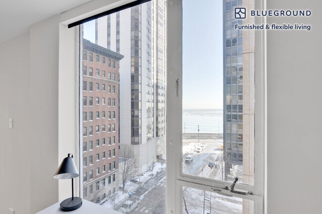 Building Photo - 227 E Walton Pl