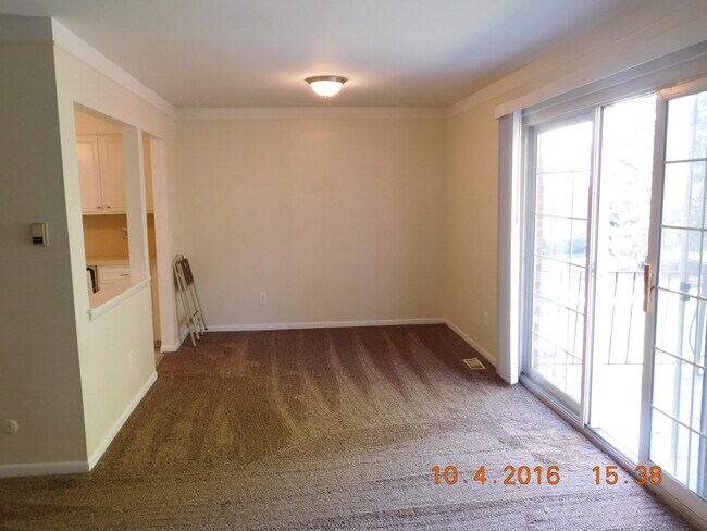 Building Photo - 444 N Fox Hills Dr