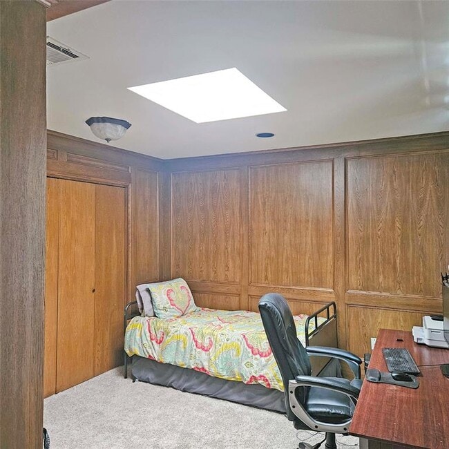 Building Photo - 15622 Whitewater Ln