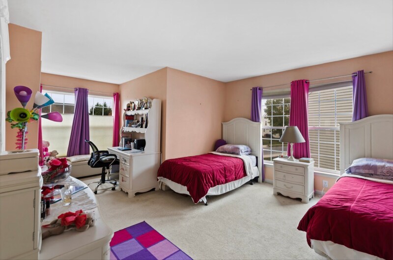 Building Photo - 115 Watch Hill Rd