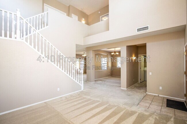 Building Photo - 951 E Bellerive Pl