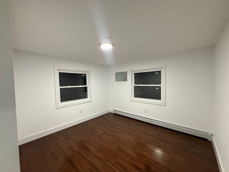 Building Photo - 5-31 B 72 St