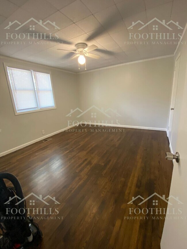 Building Photo - 106 Hanks Dr