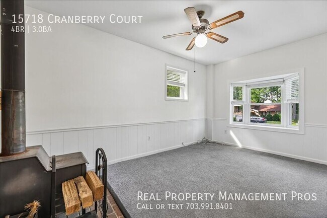 Building Photo - 15718 Cranberry Ct