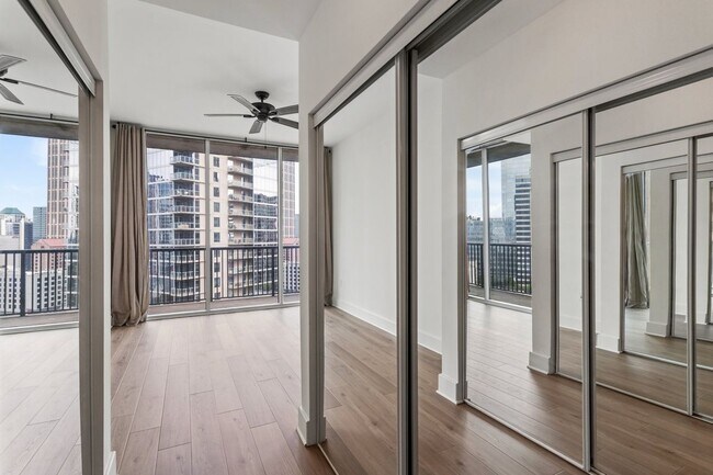 Building Photo - 1080 Peachtree St NE