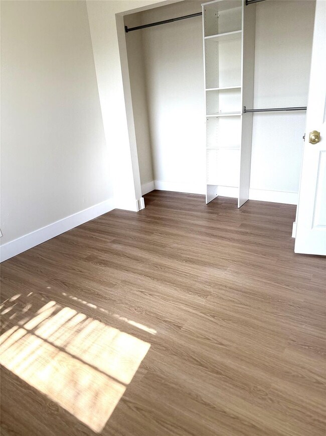 Building Photo - 2720 Forest Hills Blvd