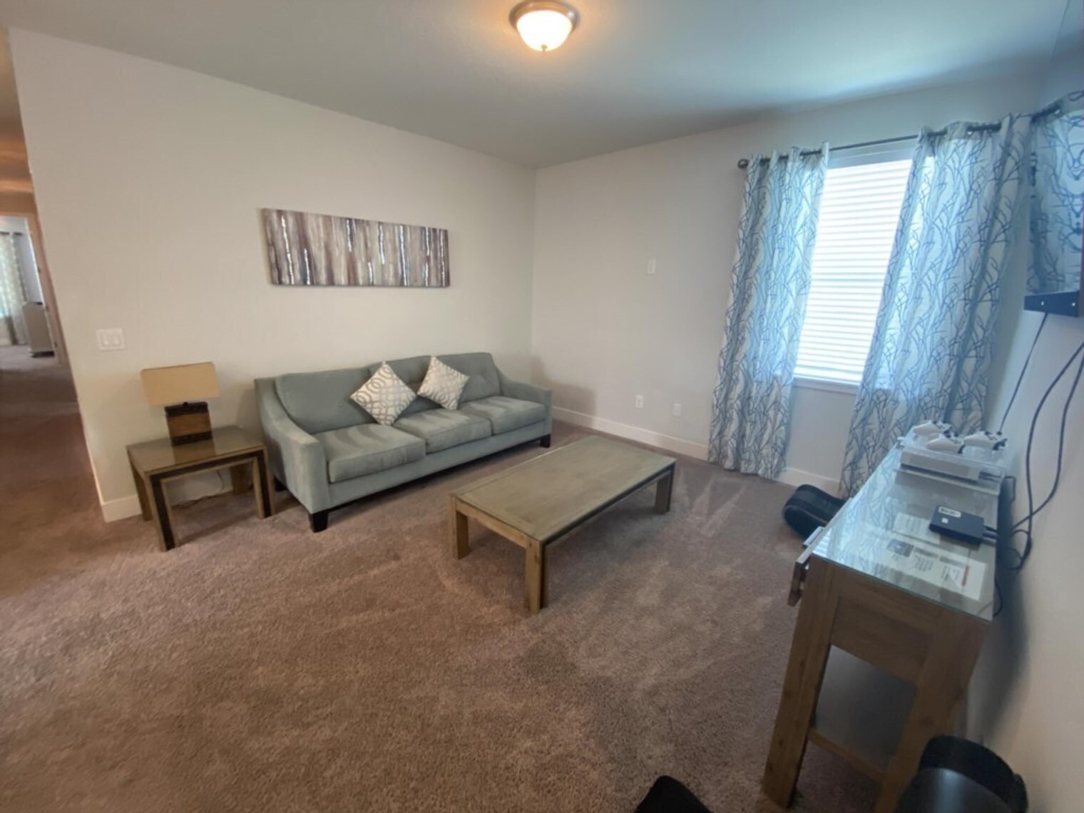 Building Photo - 350 Lasso Dr