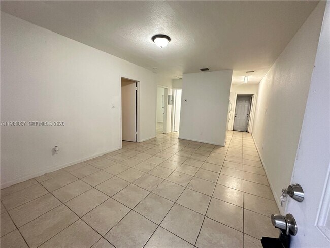 Building Photo - 148 NW 14th Way