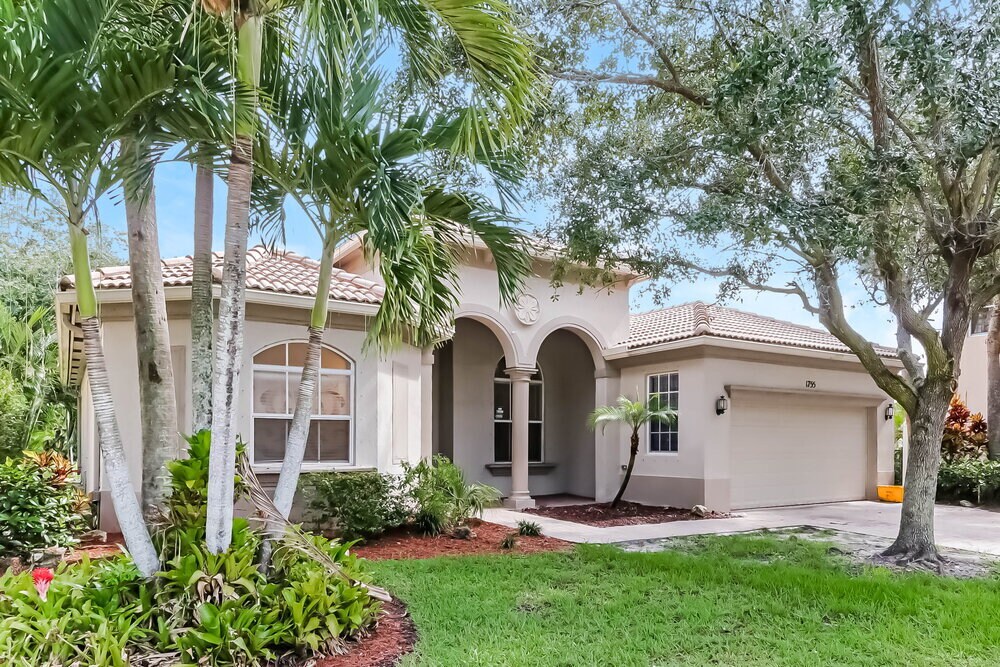 Building Photo - 1755 Palisades Dr