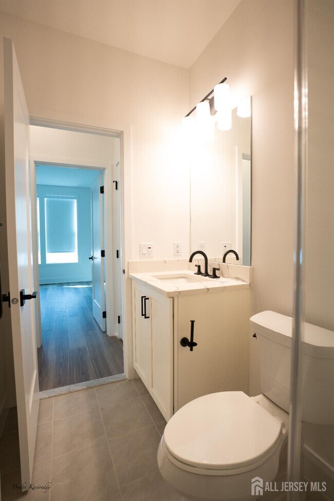 Building Photo - 85 Mustang Dr