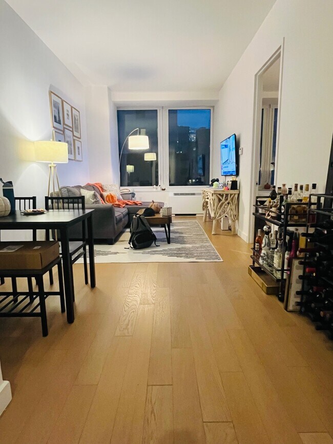 Building Photo - 180 Water St