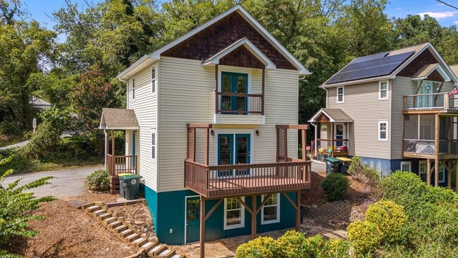 Building Photo - Newly Renovated 3-Bedroom Home with Modern Upgrades (6 or 12 Month Lease Options)