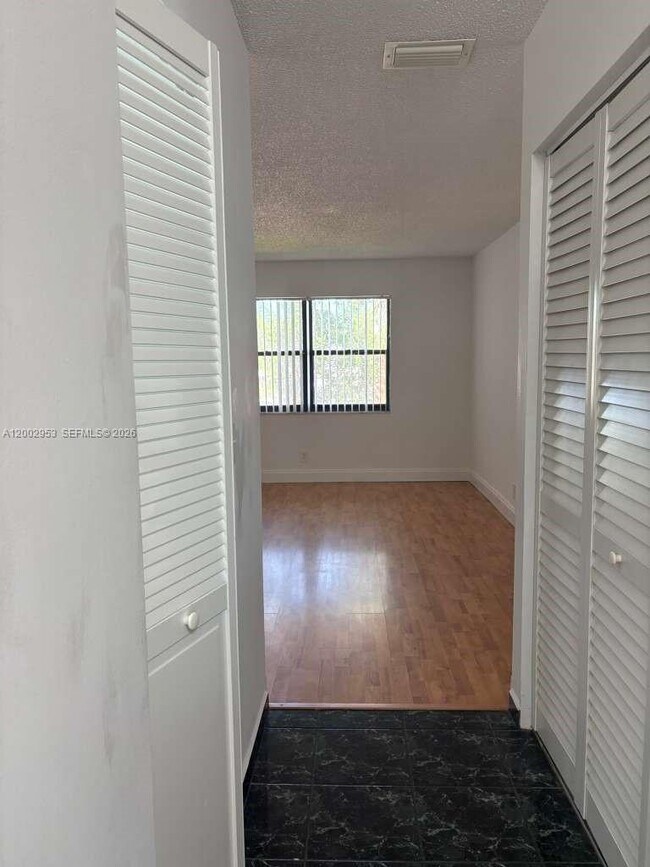 Building Photo - 5937 Forest Hill Blvd