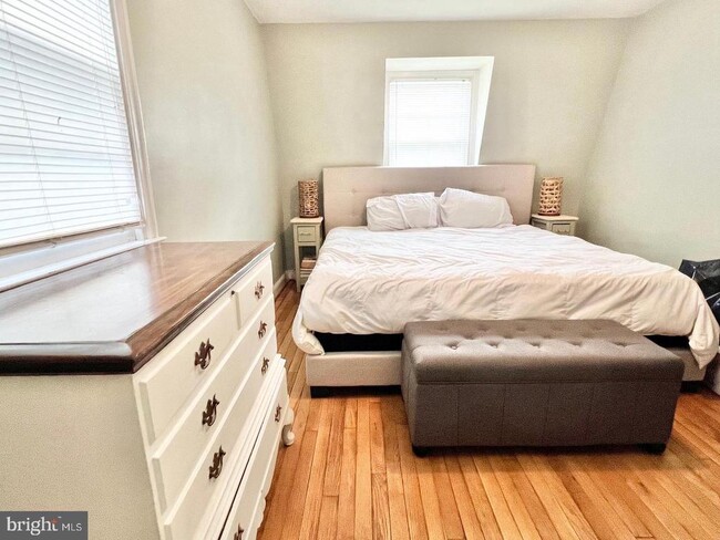 Building Photo - 503 Dorchester Ave