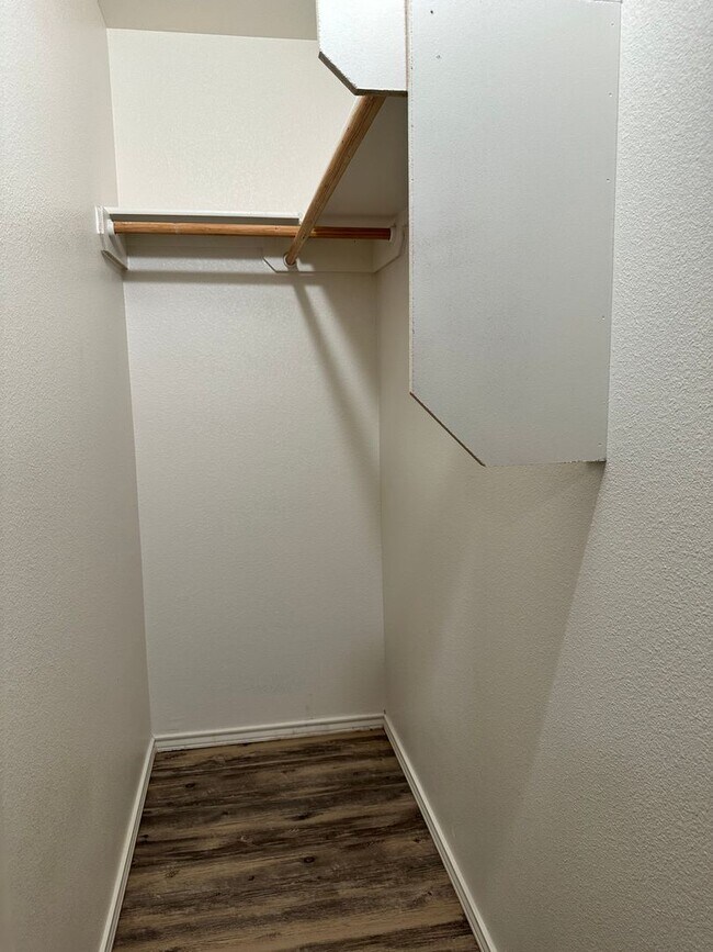 Building Photo - 1103 Preston Trails