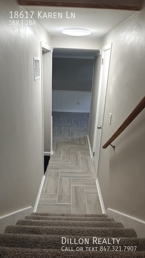 Building Photo - 18617 Karen Ln