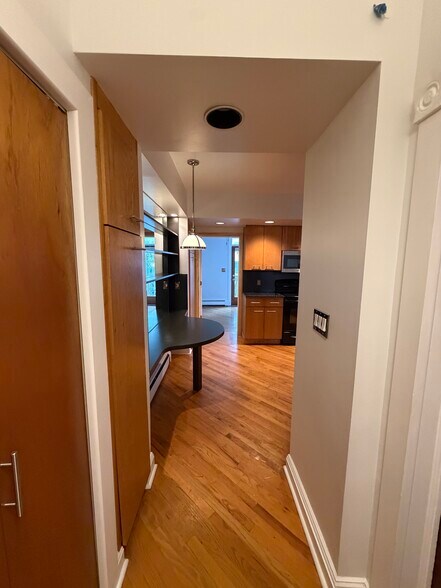 Building Photo - 389 Woodlawn Ave