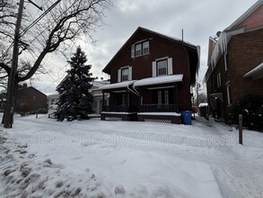 Building Photo - 355 Broadway