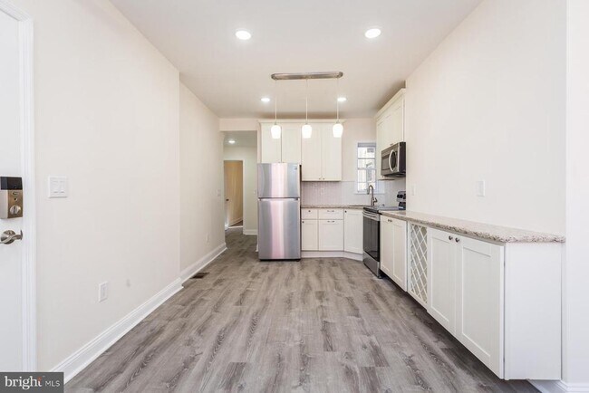Building Photo - 537 N 33rd St