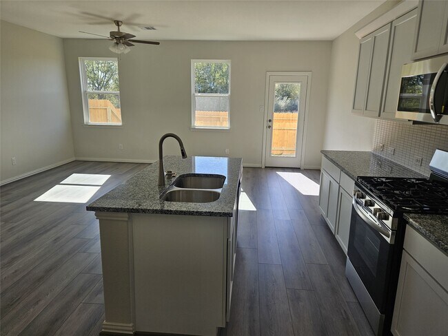 Building Photo - 27843 Western Crk Ct