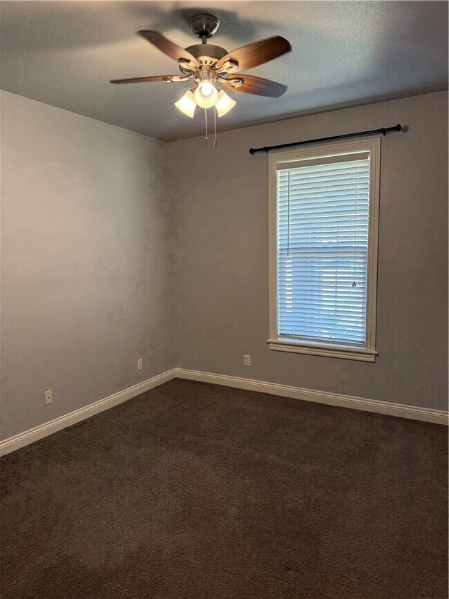 Building Photo - 311 Wilson Dr