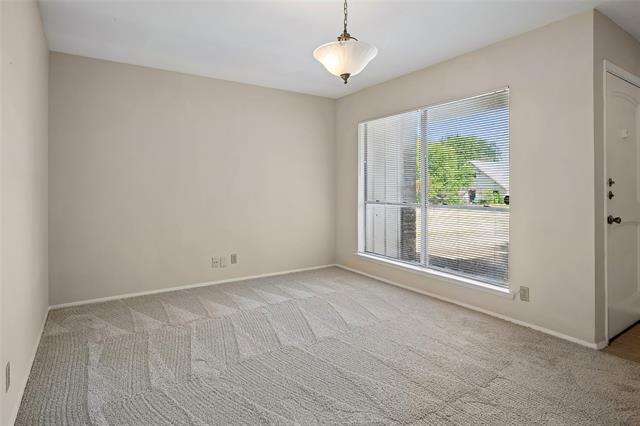 Building Photo - 907 Greenbriar Ln