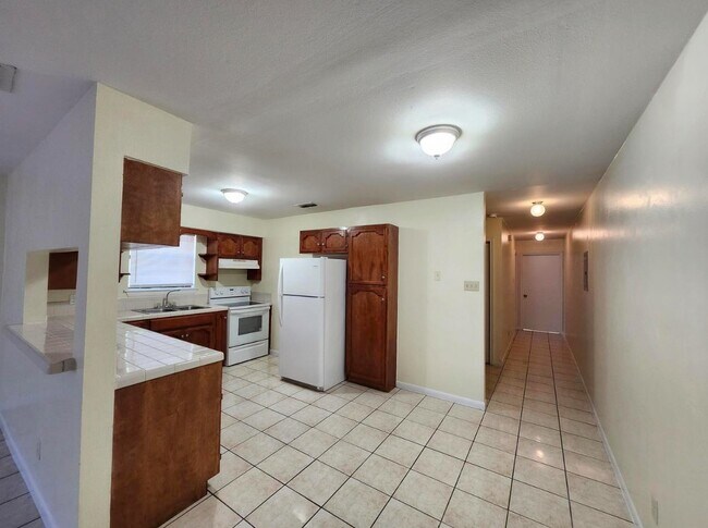 Building Photo - 3005 Reynolds St