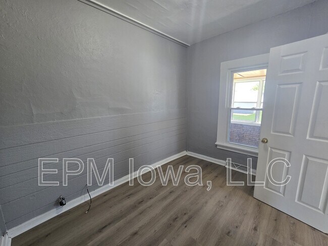 Building Photo - 1806 M St SW