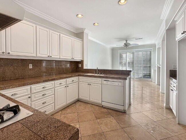 Building Photo - Discover the Essence of Luxury Living in V...