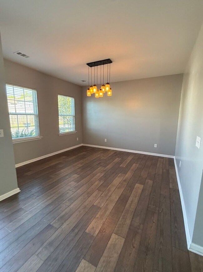 Building Photo - Beautiful 4BR Home in Shadow Moss – Available Now!